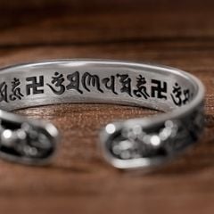 Vòng bạc Vô Uý Kim Cang - Khắc thần chú Om mani Padme Hum  ( VONG 195 )