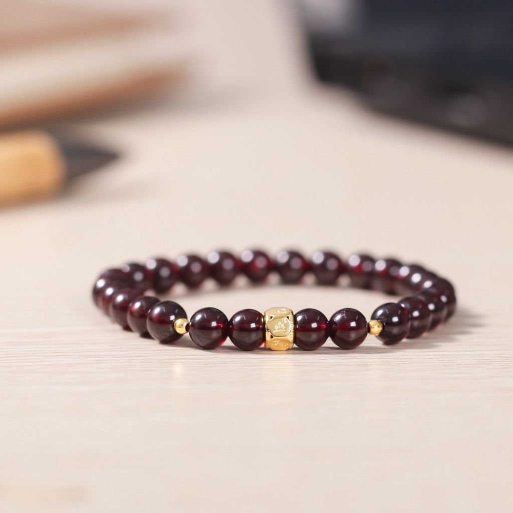 Vòng Ngọc Bích 6 li mix charm vàng Om Mani Padme Hum (TRSV VHM 026)