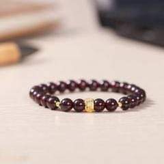 Vòng Ngọc Bích 6 li mix charm vàng Om Mani Padme Hum (TRSV VHM 026)
