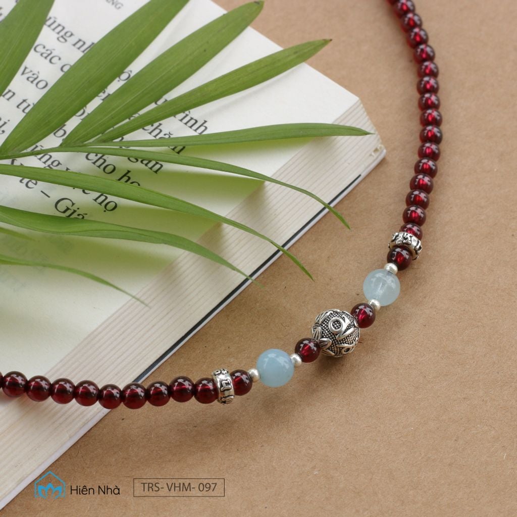 Vòng garnet cuốn 3 mix  charm cầu khắc chú Om Mani