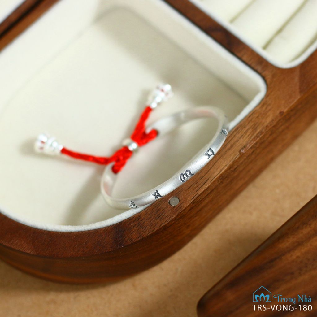 Vòng bạc cho bé khắc Om Mani Padme Hum (TRS VONG 180)