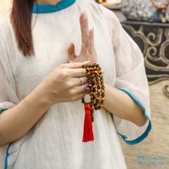 Tràng hạt mắt hổ vàng nâu mix ngọc hòa điền khắc Quan âm tứ thủ (TRS VHM 526)