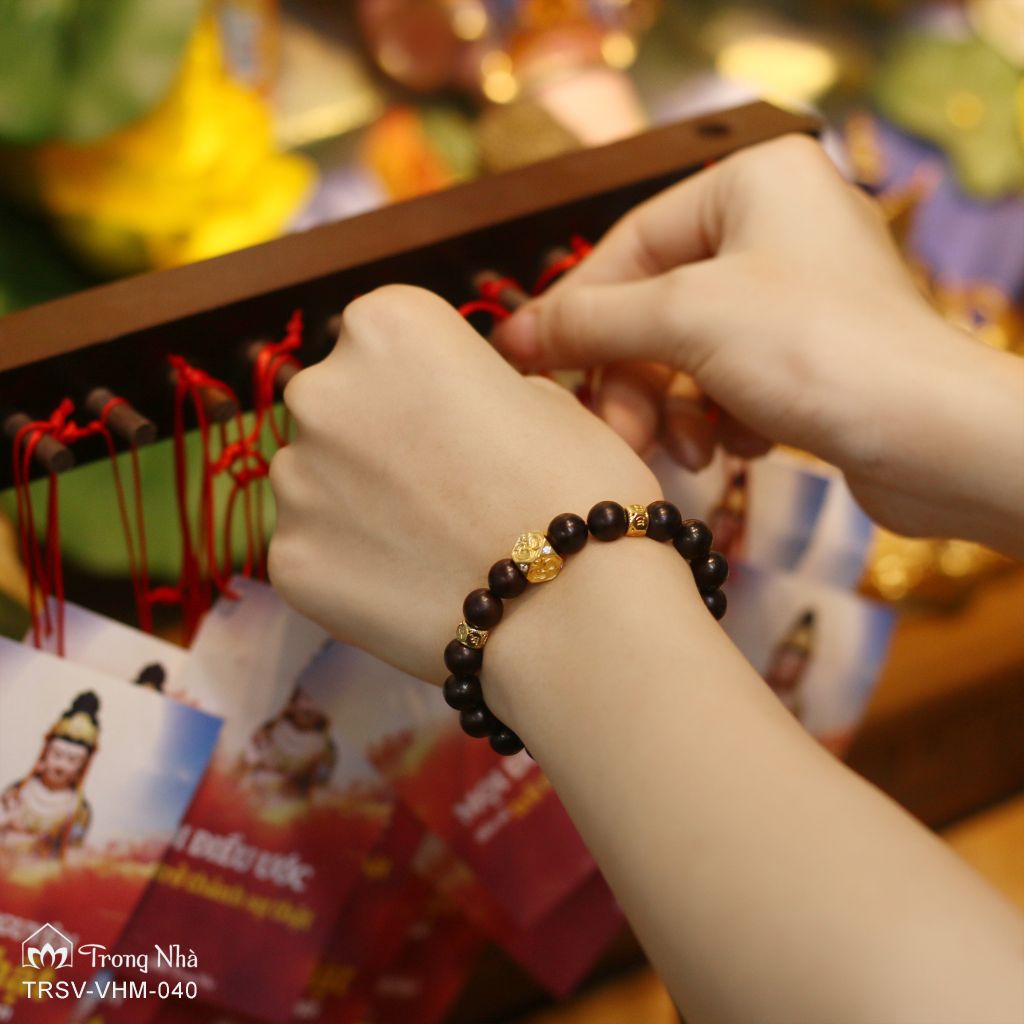Vòng Vương Mộc Tử Đàn charm lục giác khắc chữ Om vàng (TRSV VHM 040)
