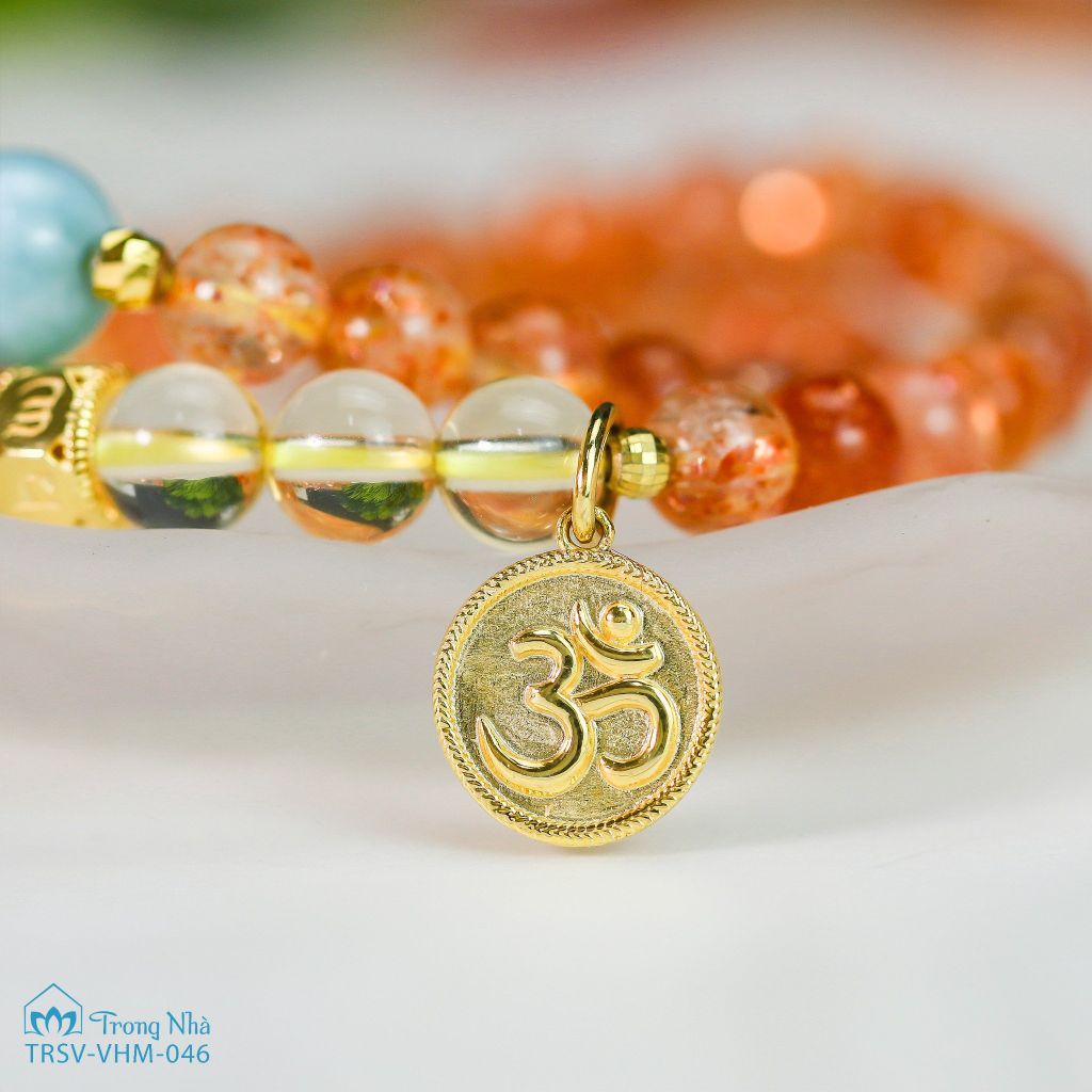 Vòng tay đá Mặt Trời chủng tự Om, Vòng handmade sunstone cuốn đôi mix charm Om vàng ( TRSV VHM 046 )