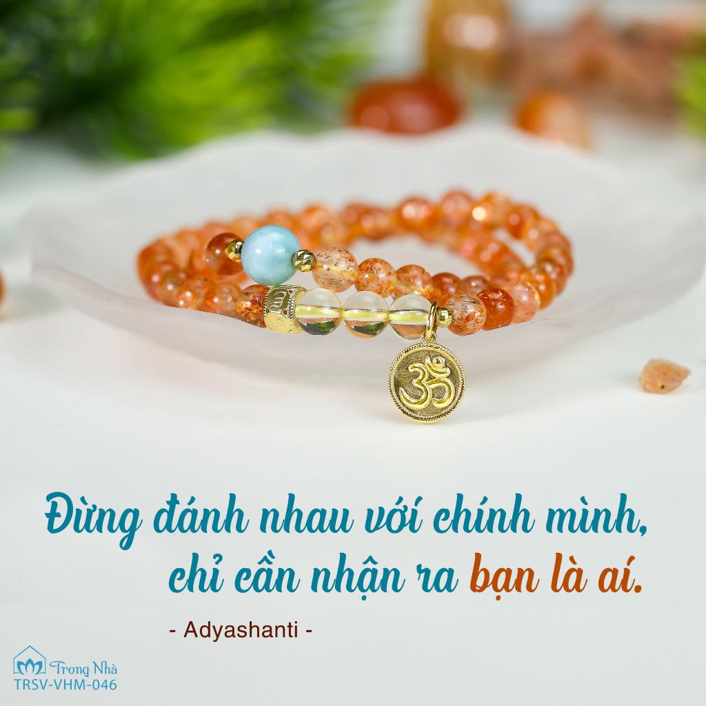 Vòng tay đá Mặt Trời chủng tự Om, Vòng handmade sunstone cuốn đôi mix charm Om vàng ( TRSV VHM 046 )