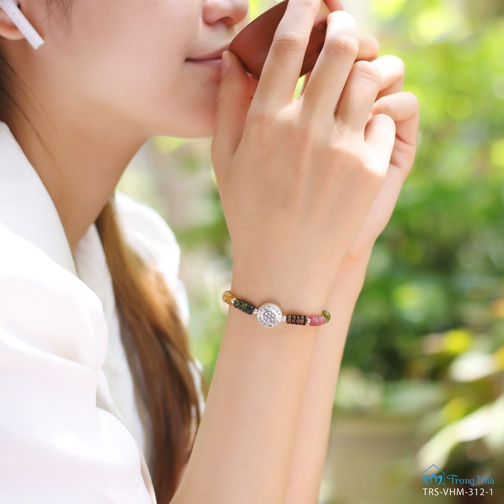 Vòng Tourmaline charm Om Mani Padme Hum (TRS VHM 312 1)