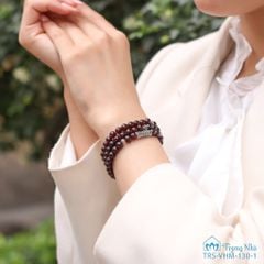 Vòng Garnet 6 li cuốn 3 mix charm trụ Bình An Om Mani Padme Hum (TRS VHM 130)