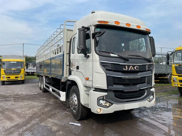  XE TẢI JAC A5 3 CHÂN 15 TẤN THÙNG MUI BẠT 9.7 MÉT 