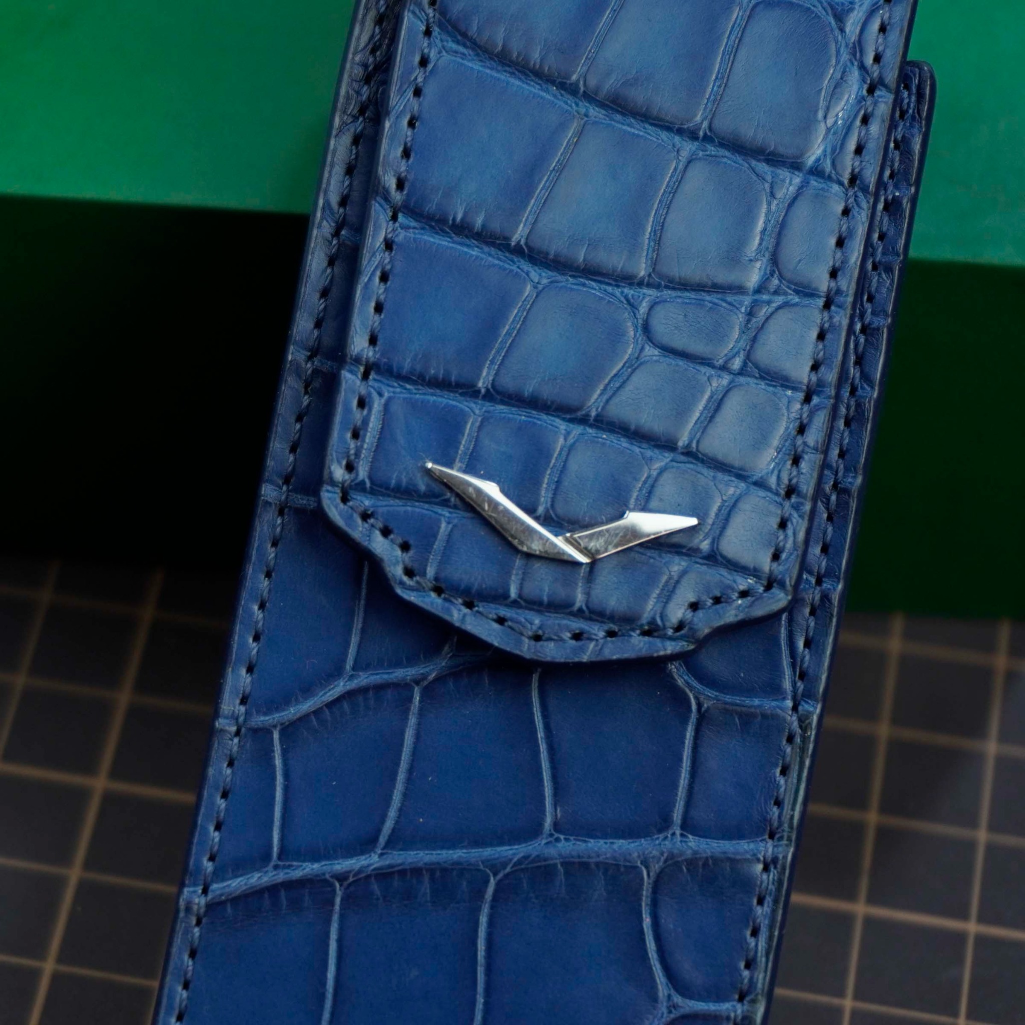 Bao da gập Vertu Signature (xanh navy) – H&Homies