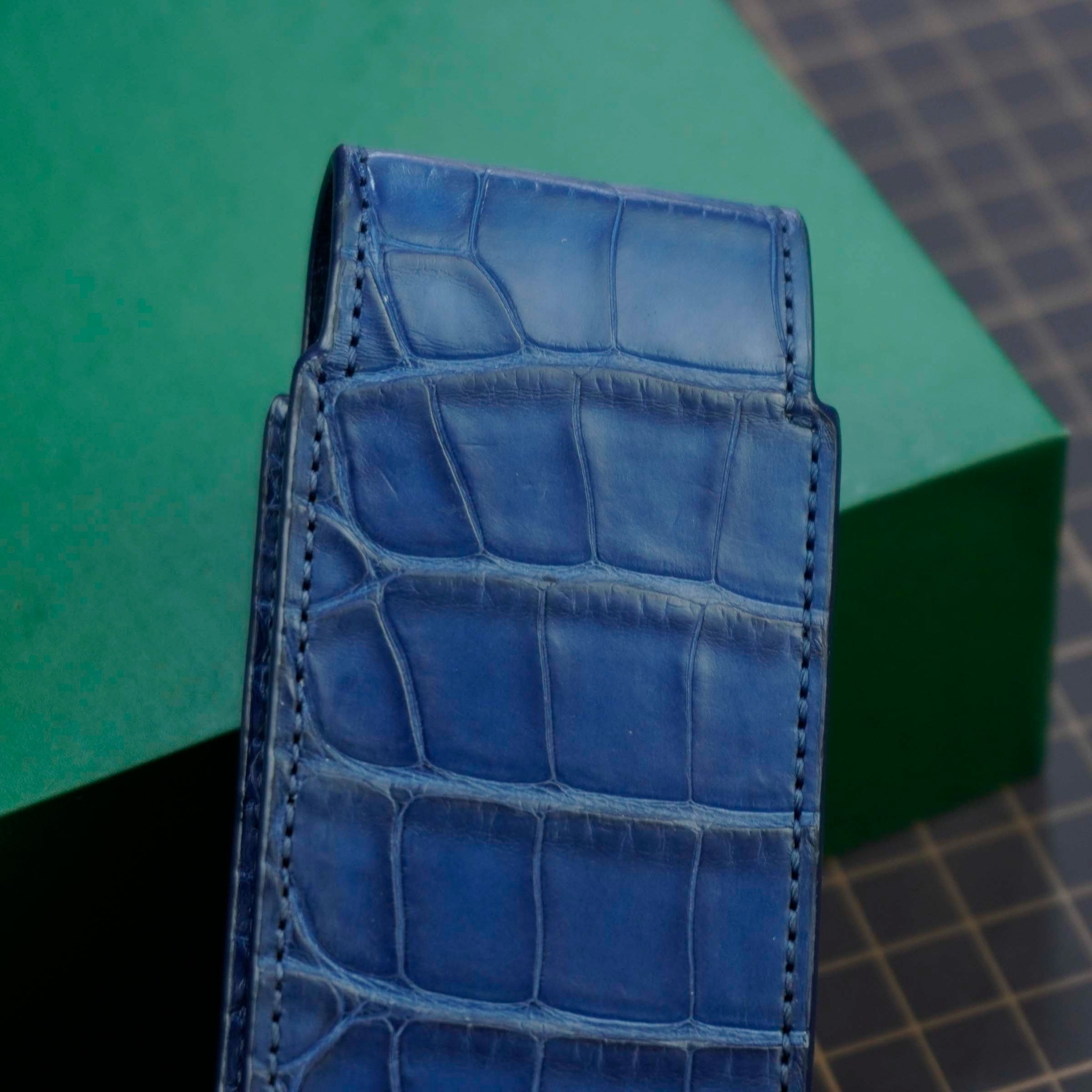 Bao da gập Vertu Signature (xanh navy) – H&Homies