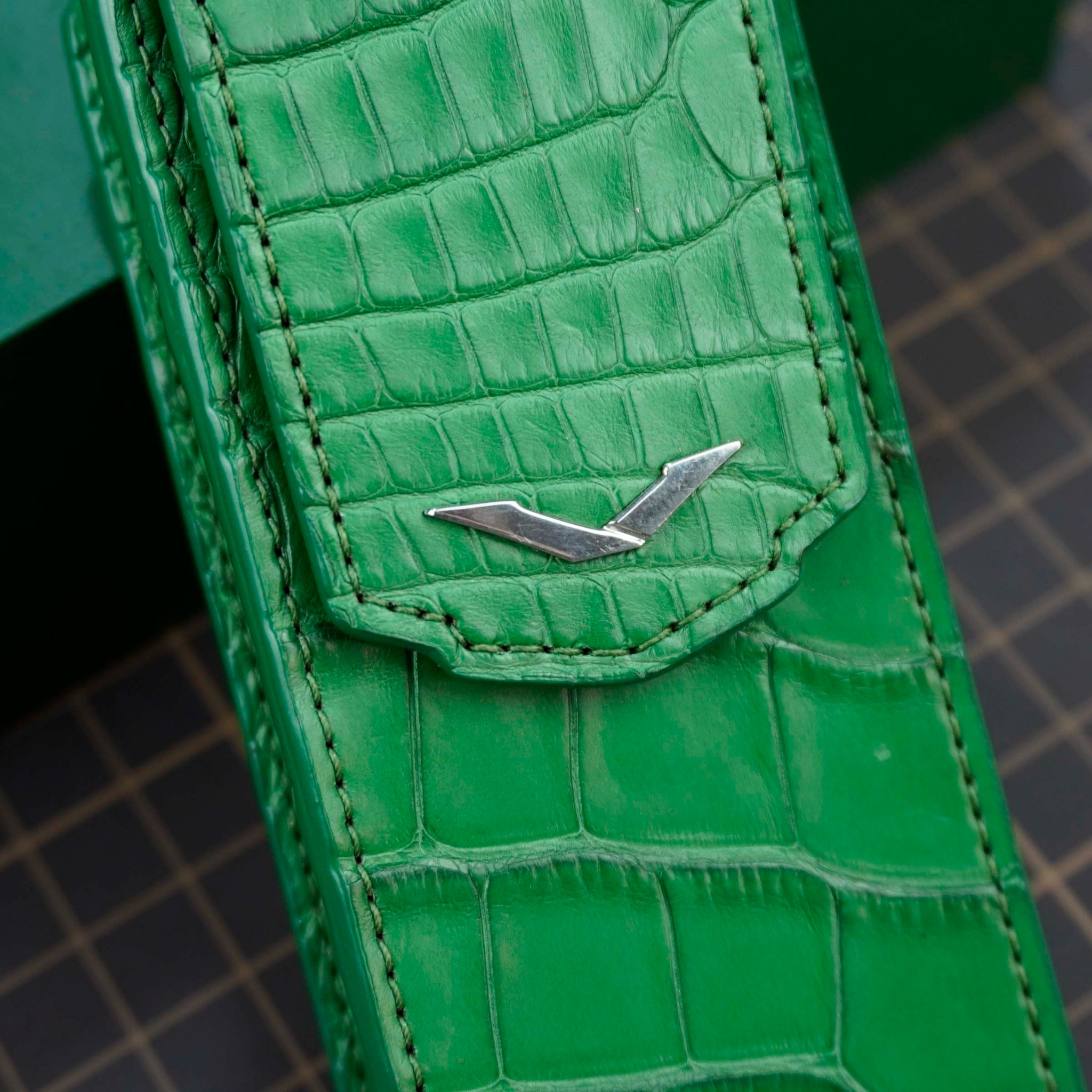 Bao da gập Vertu Signature (xanh lá) – H&Homies