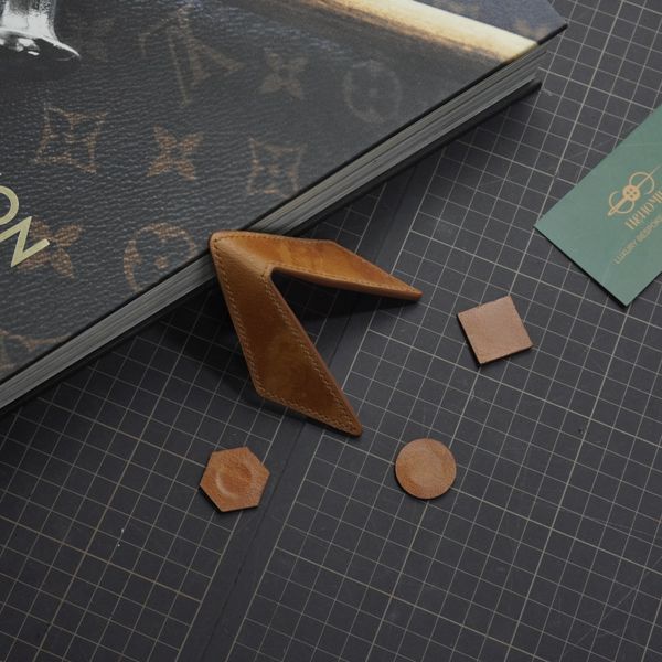  Kẹp lơ bi da hình đôi cánh màu da bò 