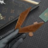  Kẹp lơ bi da hình đôi cánh màu da bò 