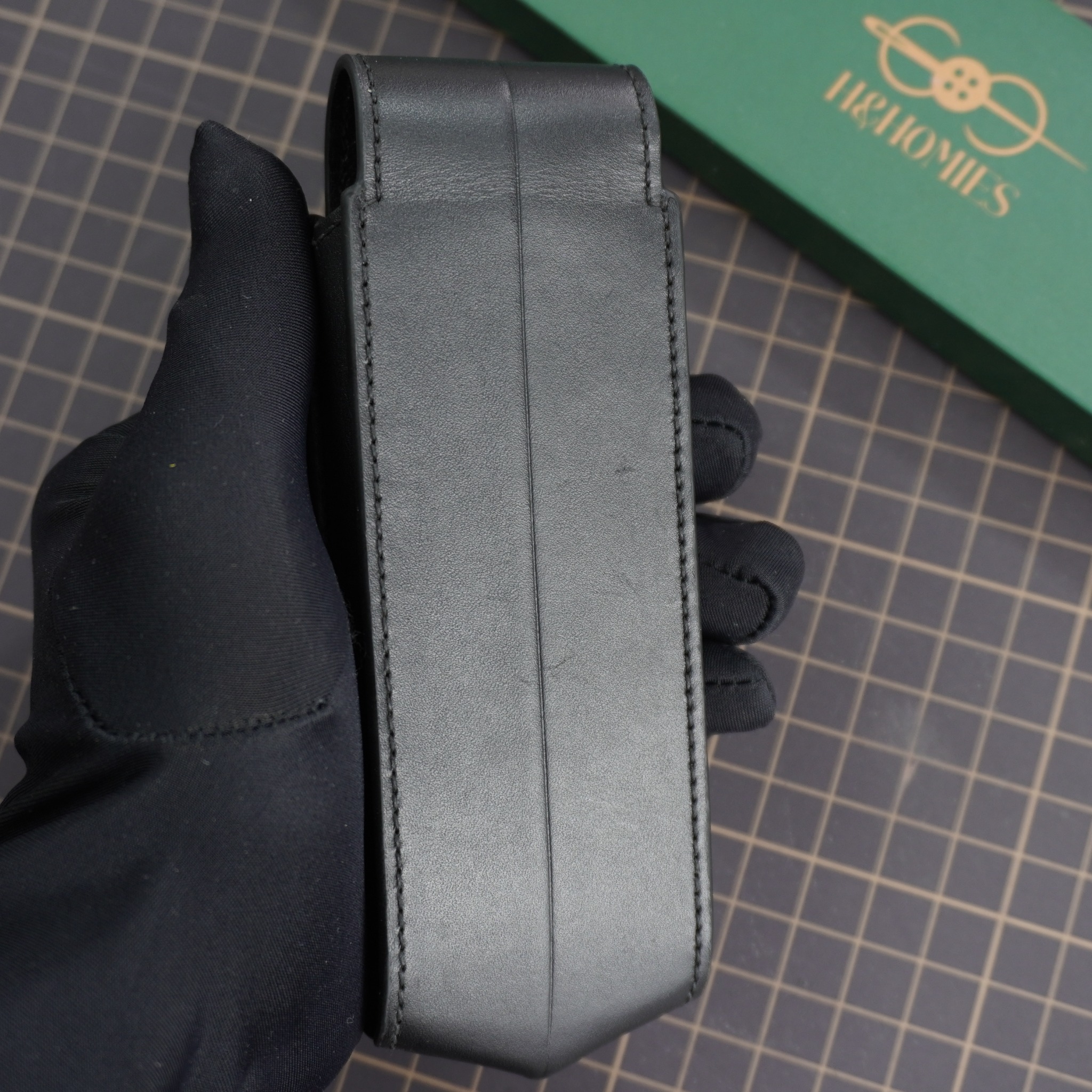 Bao da gập Vertu Signature (nâu Gold) – H&Homies