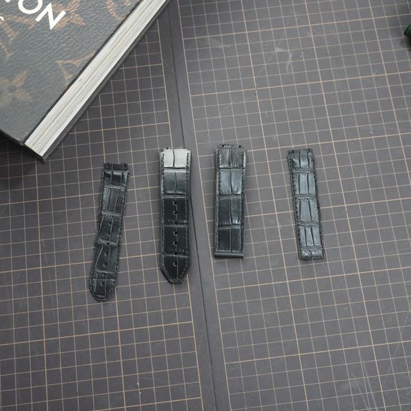  Thay da cá sấu Alligator vân đuôi (Pháp) màu đen cho Hublot 