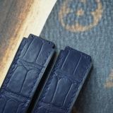  Thay da cá sấu Alligator vân đuôi ̣̣(Pháp) màu xanh navy cho Hublot 