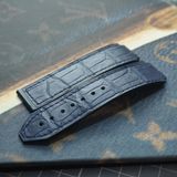  Thay da cá sấu Alligator vân đuôi ̣̣(Pháp) màu xanh navy cho Hublot 