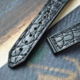  Thay da cá sấu Alligator vân hông (Pháp) màu đen cho Hublot 