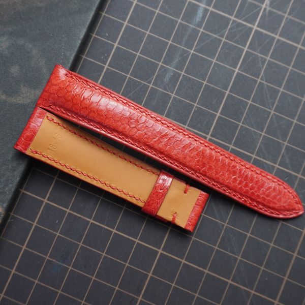  Dây da rắn biển màu đỏ (Size:18-16mm) 