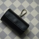  Hộp lơ tròn da bò đen trơn 