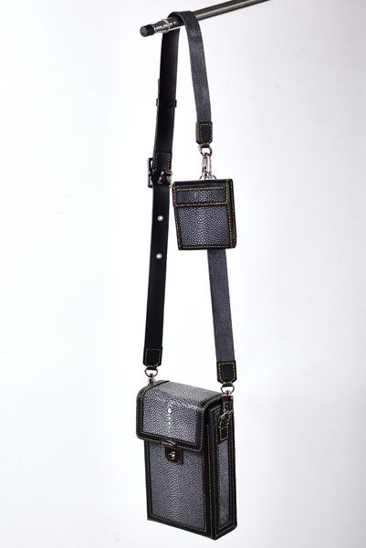  Túi hộp da cá đuối màu đen  - Design by H&Homies 