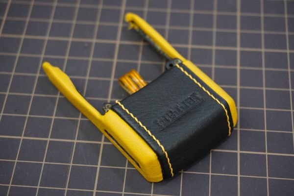  Thay da cho Vertu Ascent Ti Ferrari 