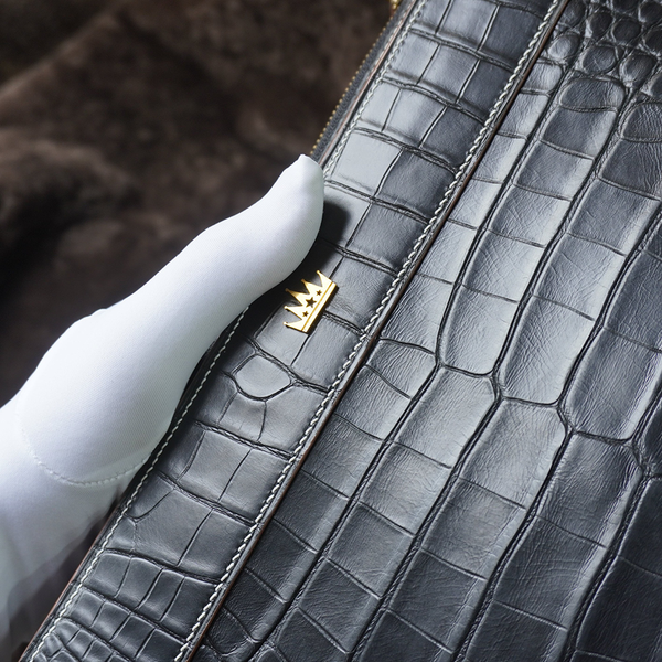  Túi clutch cầm tay da cá sấu Alligator 