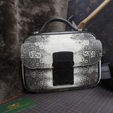  Túi Clutch da kỳ đà hoa - Khóa LV 