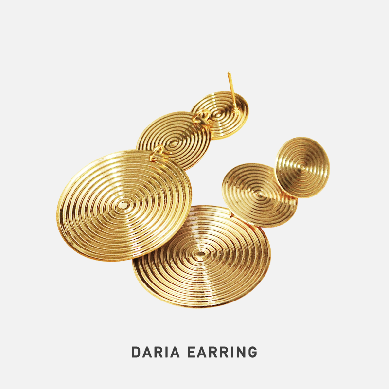 DARIA Hoa tai