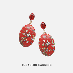 TU SAC Hoa tai