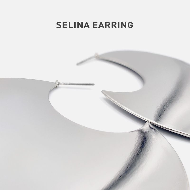 SELINA Hoa tai