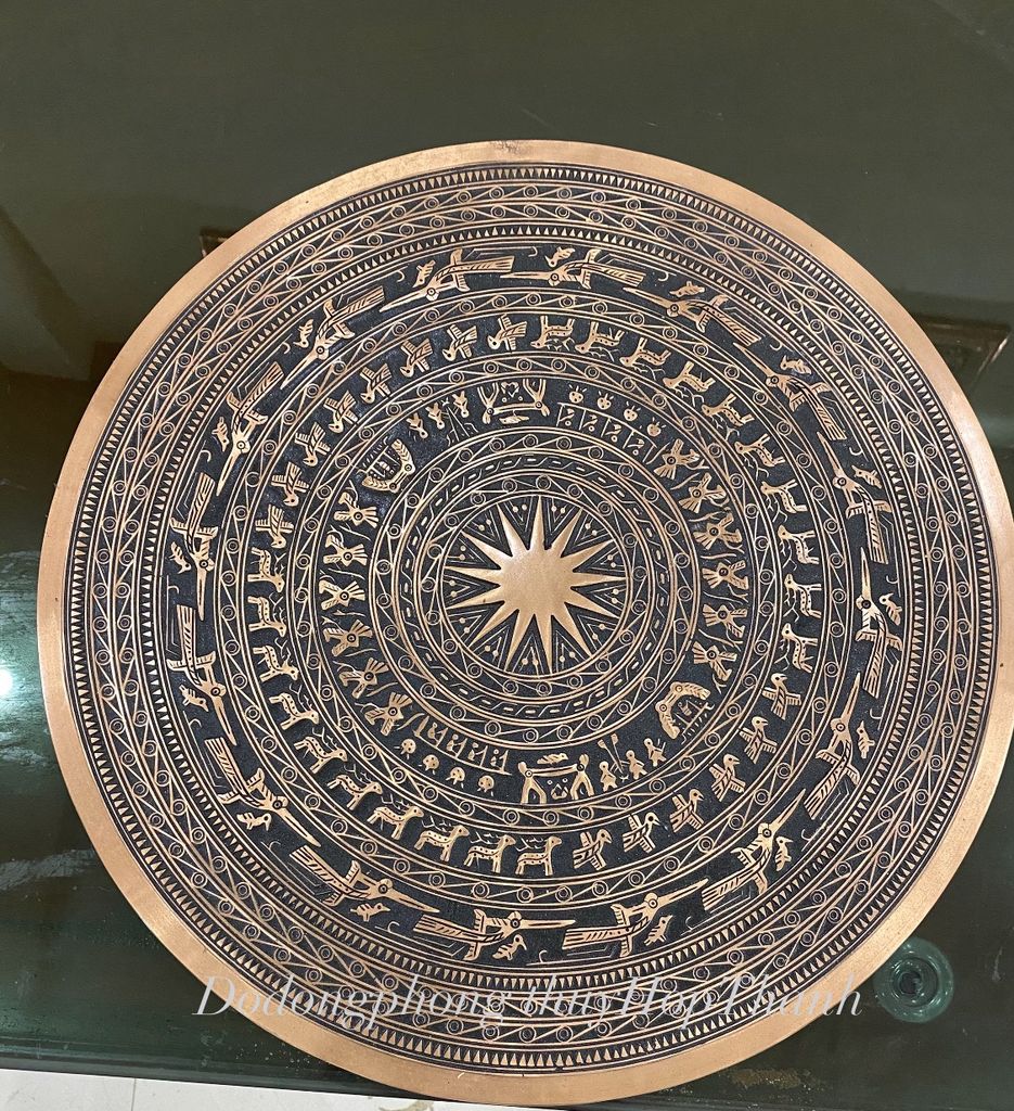 Mặt trống đồng đúc nguyên khối