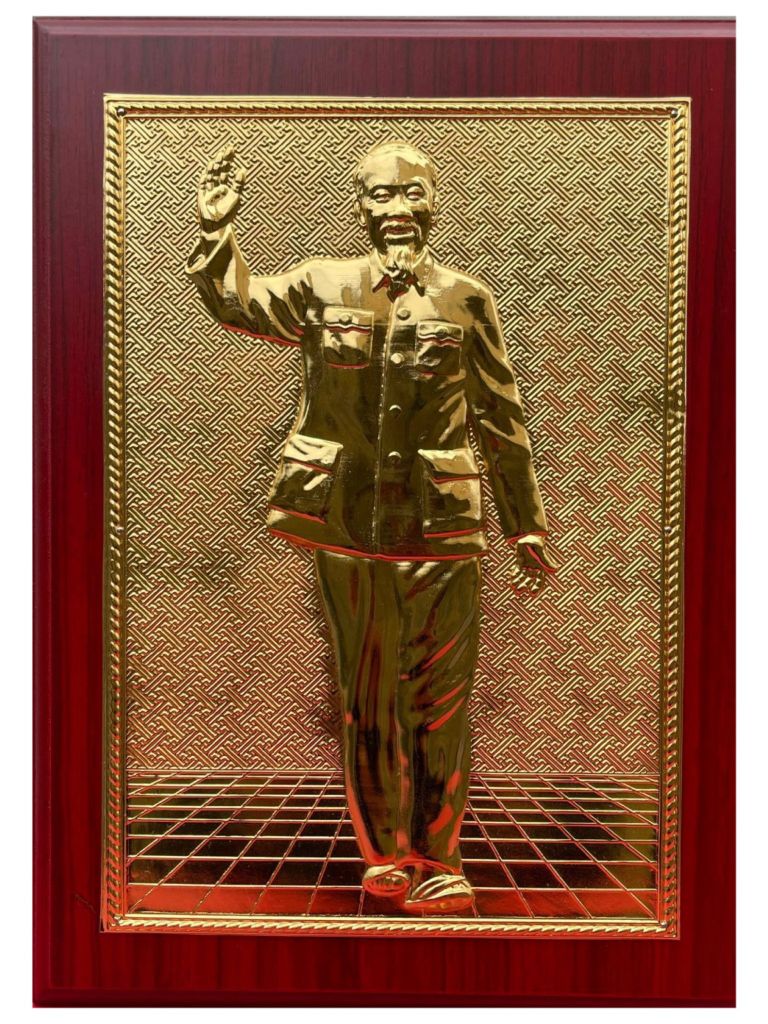 Tranh chân dung chủ tịch Hồ Chí Minh bằng đồng , mạ vàng 24k  - Kích Thước 32cm - 23cm