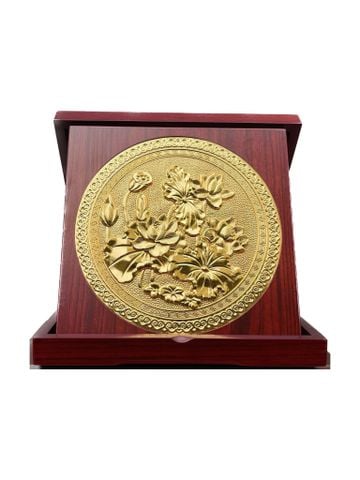 Quà tặng tranh hoa sen mạ vàng 24k - Kích thước 24cm x 24cm 