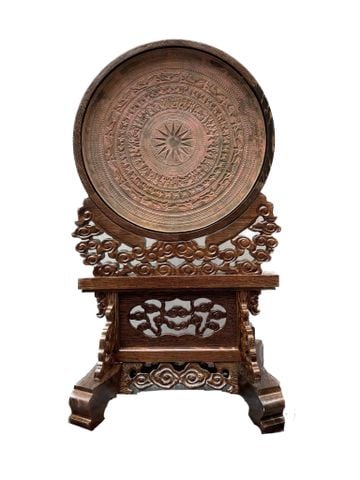  Quà tặng mặt trống đồng bằng đồng đỏ + Giá trống để bàn gỗ cẩm kt: Ngang 35cm; Cao 56cm 