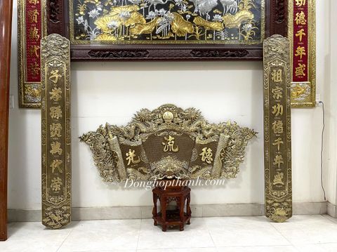  Bộ cuốn thư câu đối lưỡng Long chầu Nguyệt bằng đồng, màu giả cổ, kích thước 1,97m 