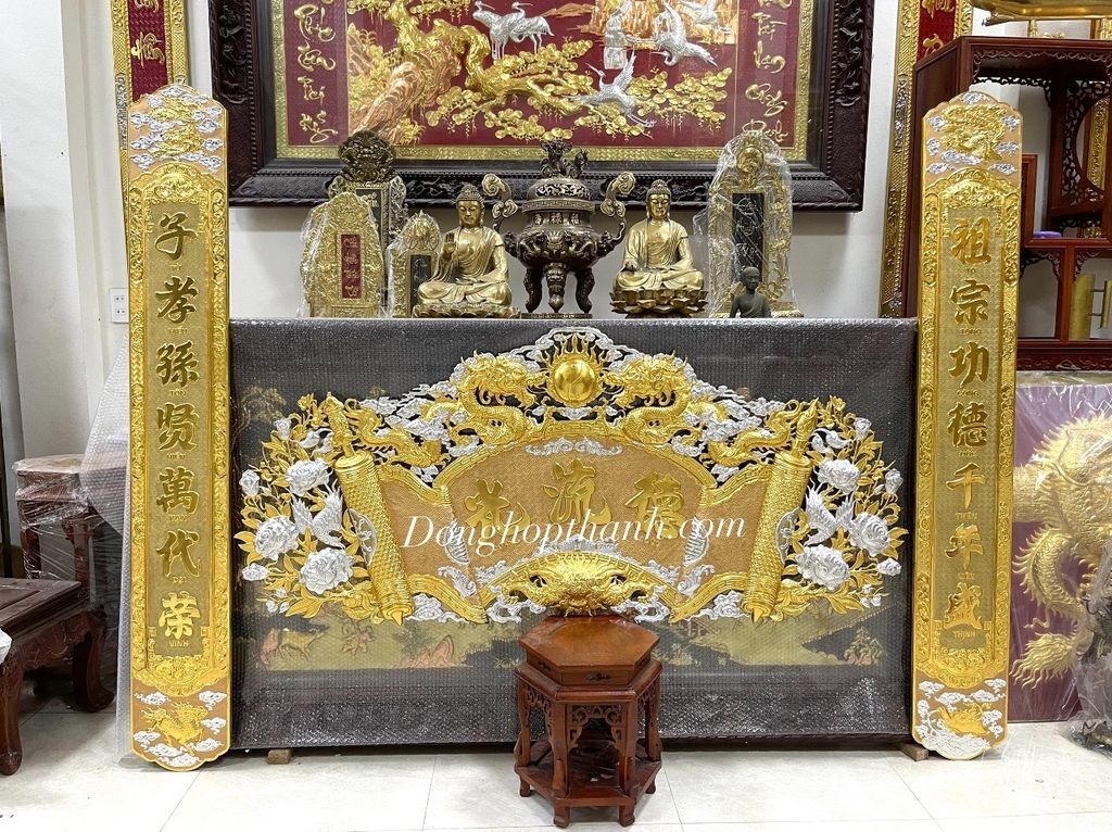 Bộ cuốn thư câu đối hoa hồng dát vàng bạc, kích thước 1,76m