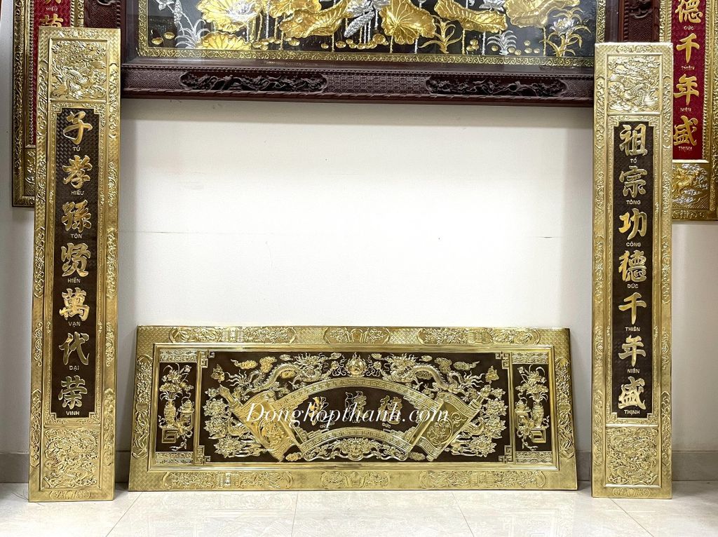 Bộ hoành phi câu đối Đức Lưu Quang bằng đồng, kích thước 1m76