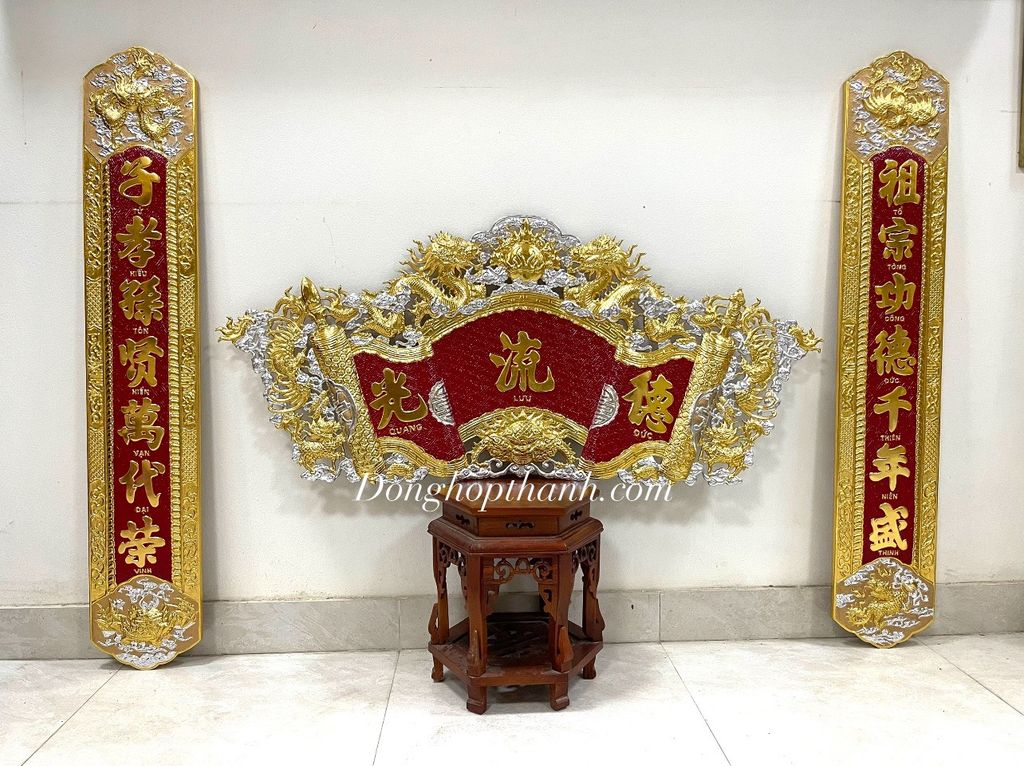 Bộ cuốn thư câu đối Đức Lưu Quang thiếp vàng, bạc, kích thước 1,33m