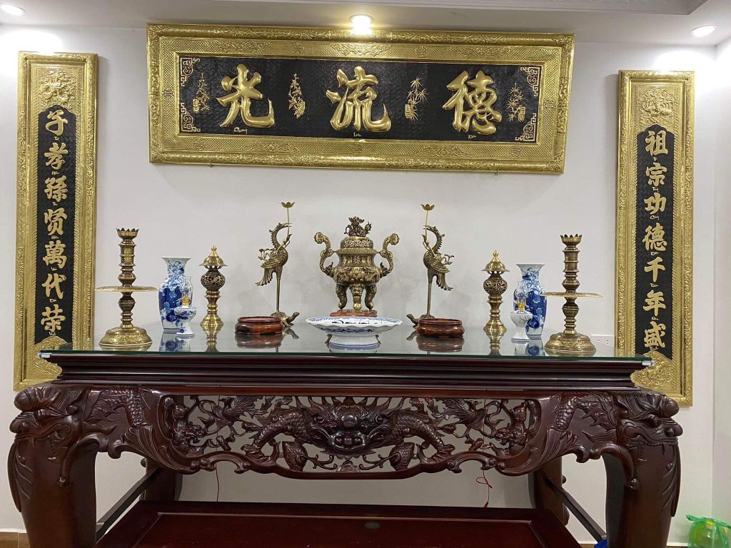 Bộ Đại tự Đức Lưu Quang bằng đồng vàng, kích thước 1m97