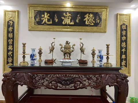  Bộ Đại tự Đức Lưu Quang bằng đồng vàng, kích thước 1m97 