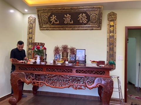  Bộ Đại tự Đức Lưu Quang bằng đồng màu giả cổ, kích thước 2,17m 