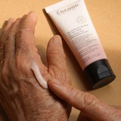 Cocoon Sáp dưỡng ẩm Sen Hậu Giang Multi - Purpose Balm 30ml