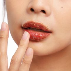 Skinlax Tẩy da chết môi Honey Ginger Lip Scrub 20g