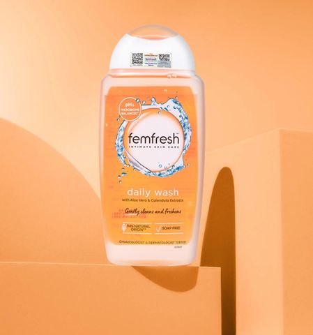 Dung dịch vệ sinh phụ nữ  Femfresh Daily Intimate 250ml