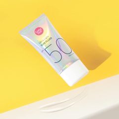 Cathy doll sữa chống nắng Ultra Light Fluid SPF50 PA++++ 15ml