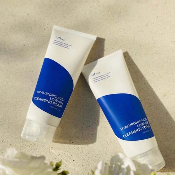 Isntree Sữa Rửa Mặt Hyaluronic Acid Low-PH Cleansing Foam 150ml