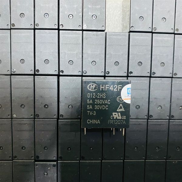 Linh Kiện Chuyên Dụng HF42F 012-2HS 12V 5A/250V 6 chân Relay Phá Băng tủ lạnh HITACHI mới chính hãng