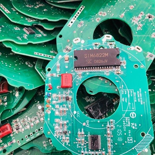 Linh kiện chuẩn hãng ic công suất SIM6822M nguyên bo tháo máy, ic đảm bảo chất lượng