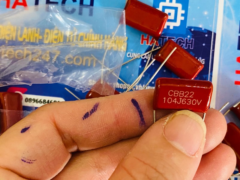 Condensateurs à Film Polyester Métallisé (MKT) De 100 à 630 VDC : Série